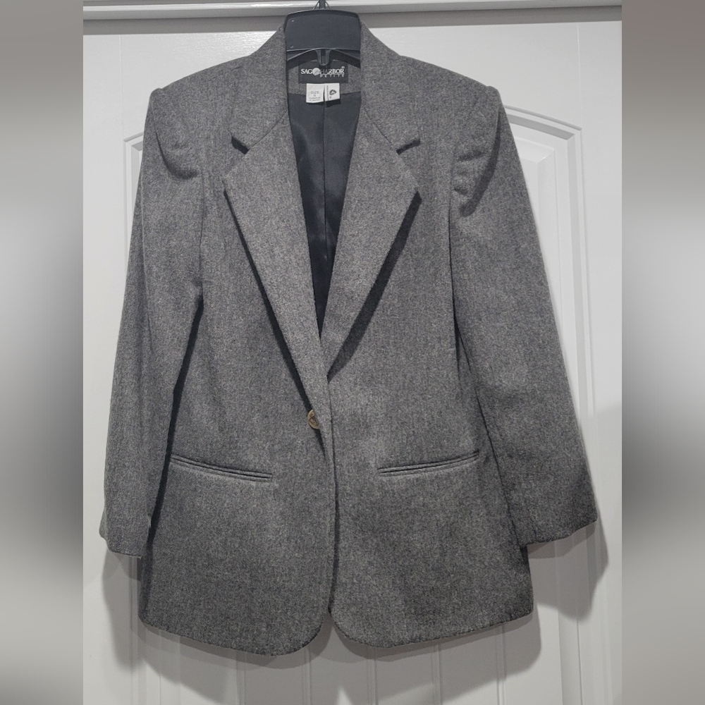 Vintage Wool Blend Gray Sag Harbor Blazer with a Single-Button Closure